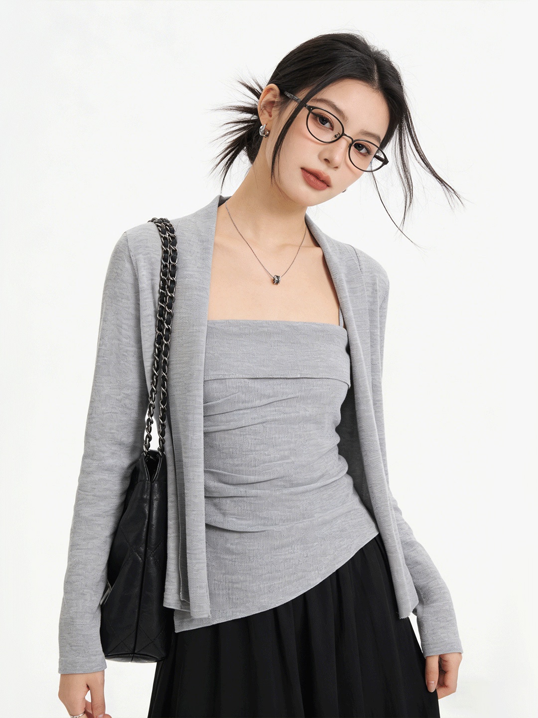The Korean Lifestyle - Lush Life เสื้อคาร์ดิแกนถักแบบสั้นที่เหมาะกับผิว ชุดสองชิ้นสไตล์เกาหลี ระบายอากาศได้ดี ชุดลำลองสำหรับผู้หญิง